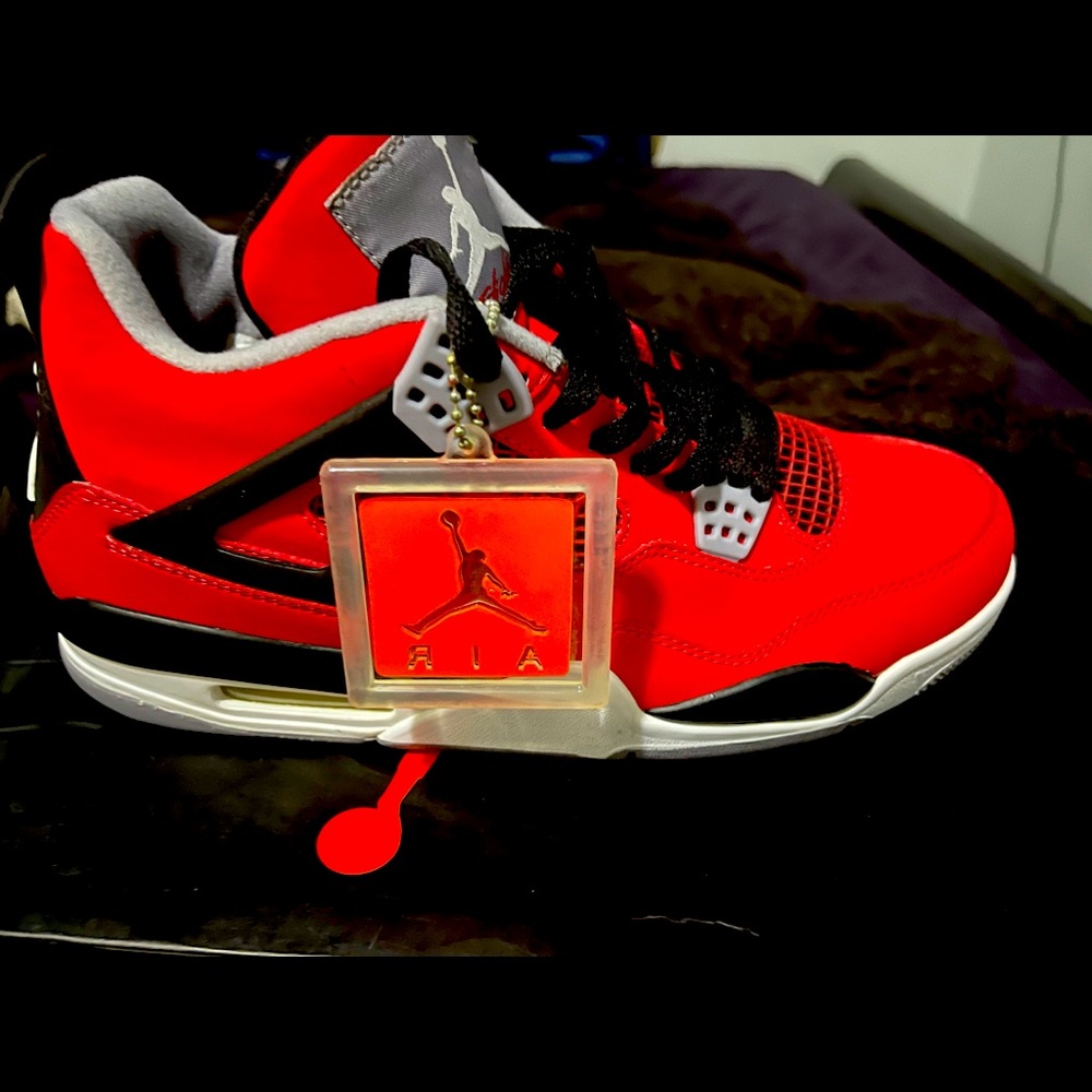 Air Jordan Retro 4